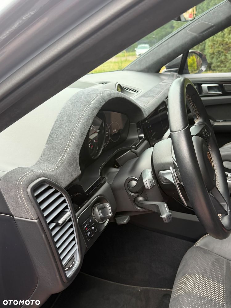 Porsche Cayenne Turbo GT - 20