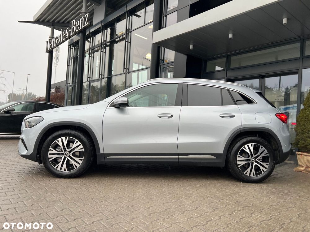 Mercedes-Benz GLA - 7