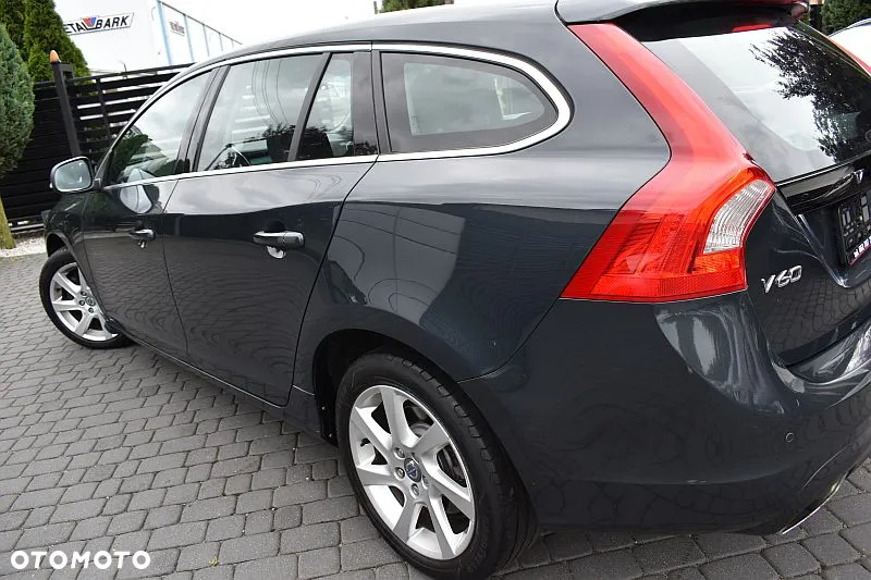 Volvo V60 D4 Momentum - 28