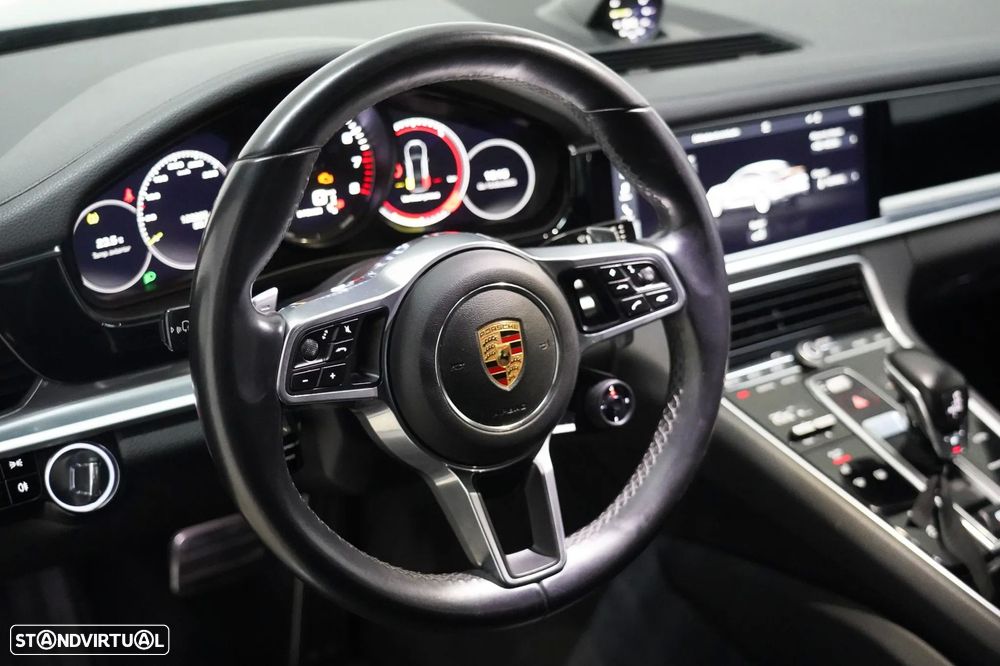 Porsche Panamera 4 E-Hybrid - 8