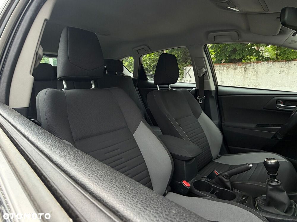 Toyota Auris 1.33 VVT-i Premium - 25