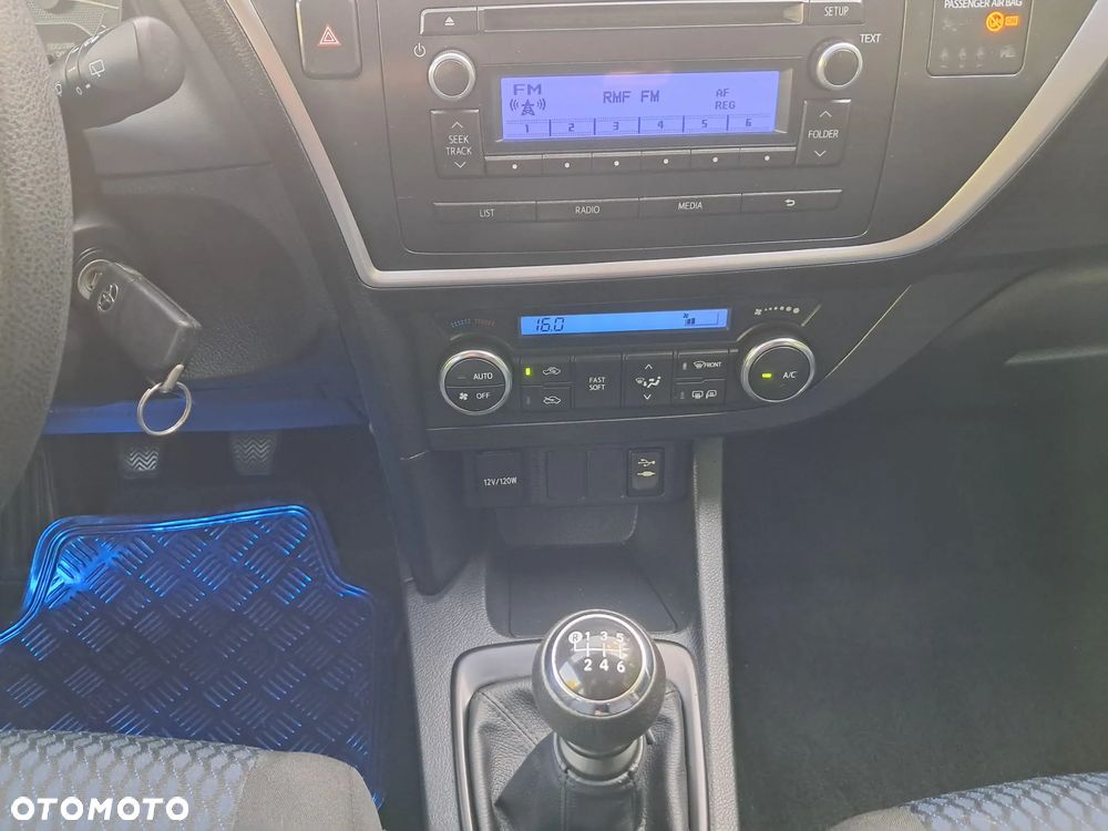Toyota Auris 1.33 VVT-i Luna - 21