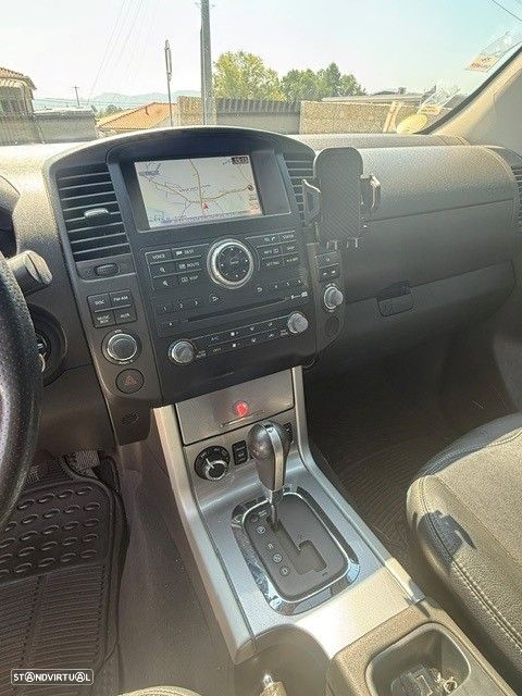 Nissan Navara 3.0 dCi V6 CD LE AT 4WD - 6