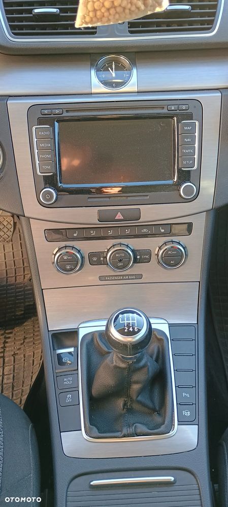 Volkswagen Passat 1.8 TSI Comfortline - 9