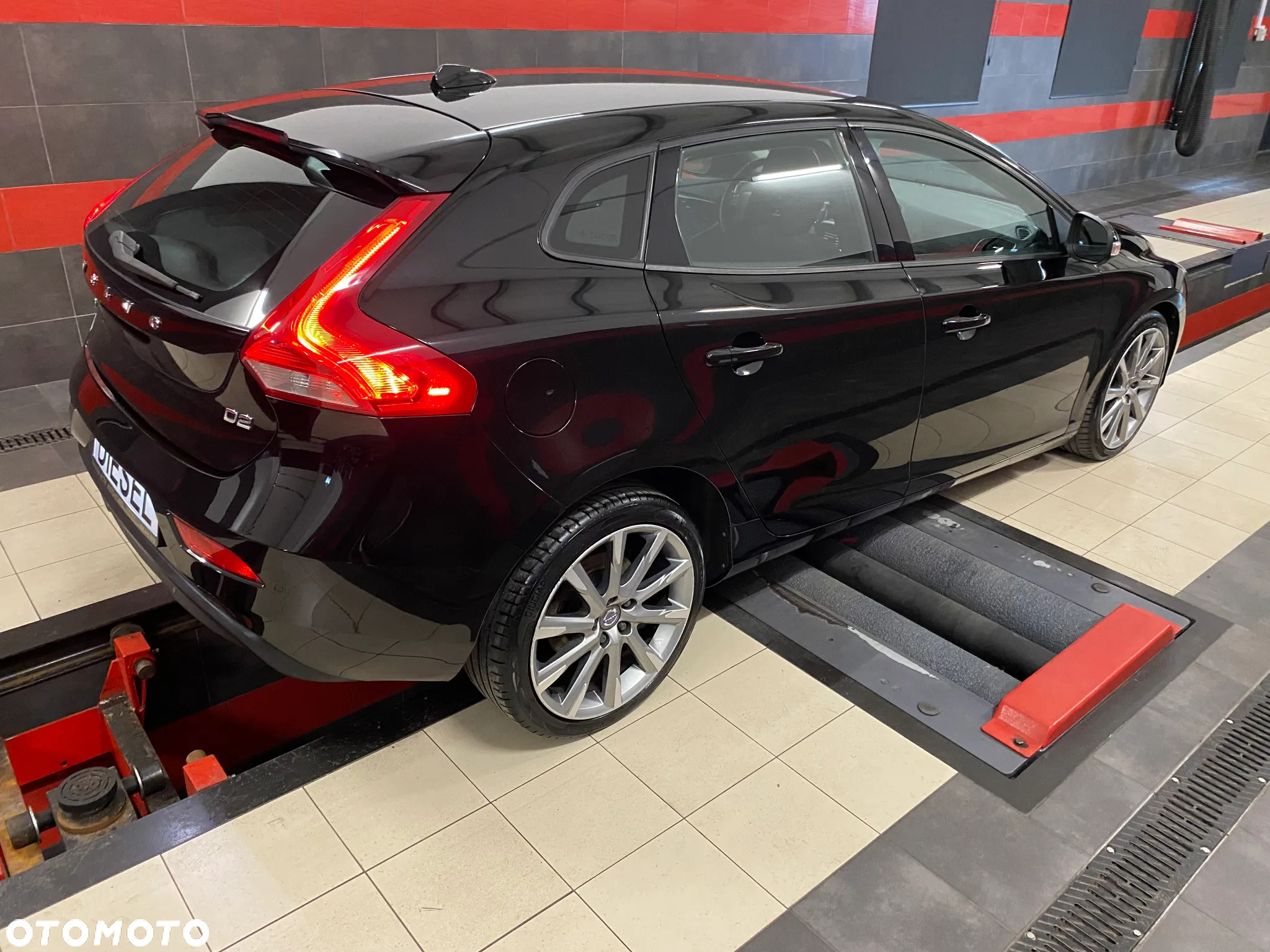 Volvo V40 D2 Summum - 6