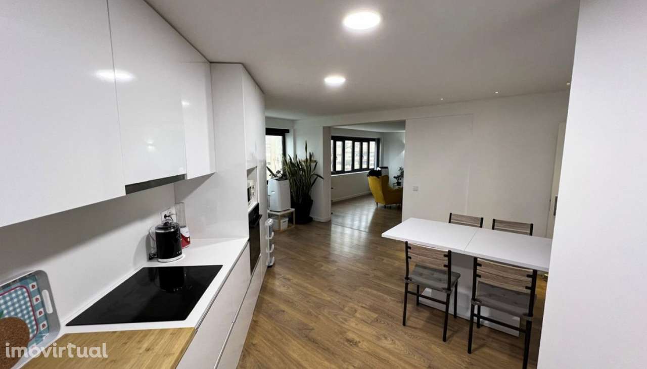 Venda de Apartamento T3 com garagem para 2 carros, Sta Maria Maior, Vi - Grande imagem: 2/31