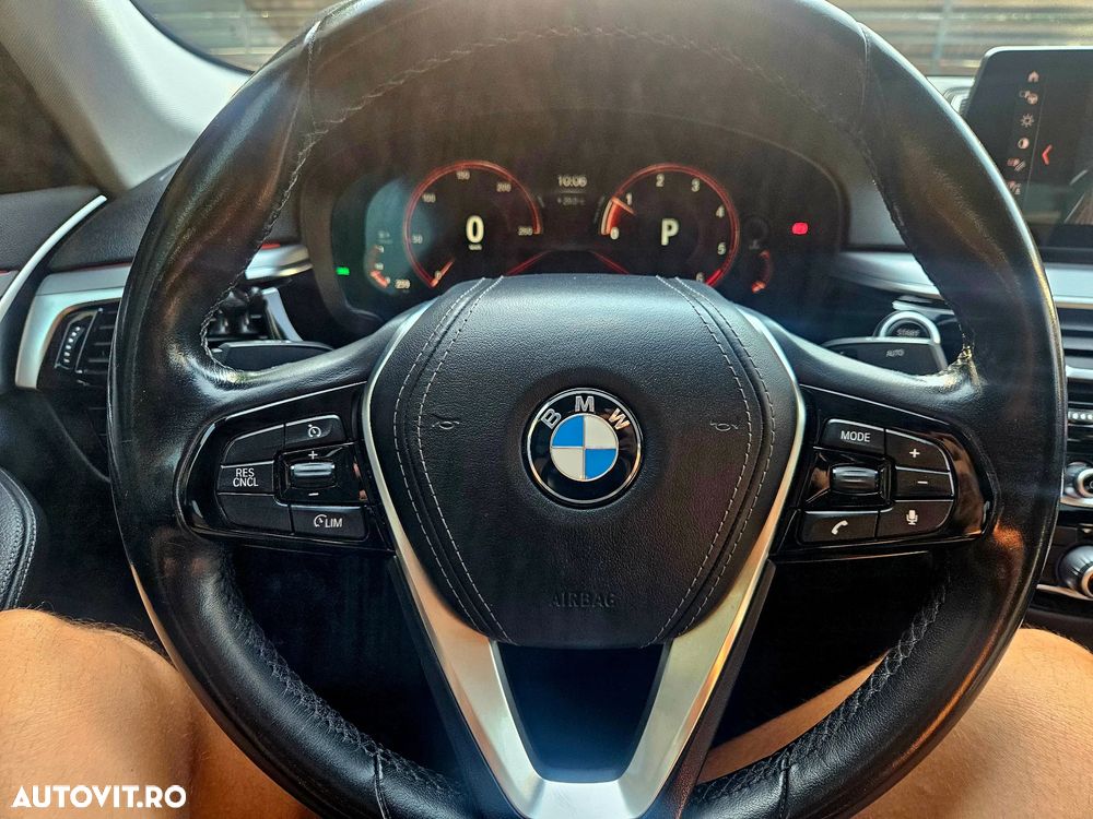 BMW Seria 5 518d Aut. Luxury Line - 9