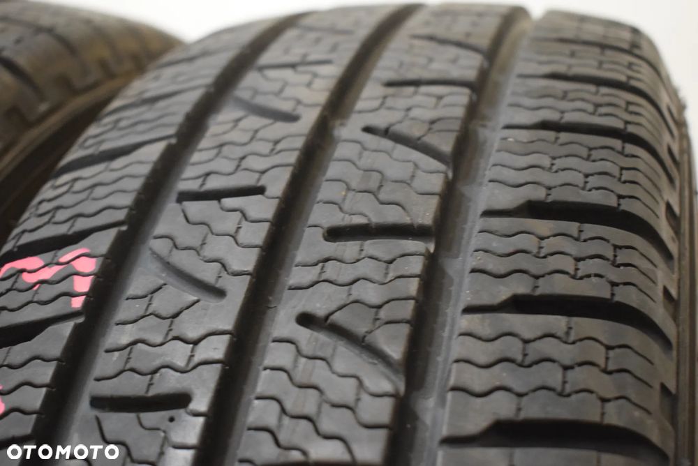 R15C 215/70 Pirelli Carrier Winter - 5