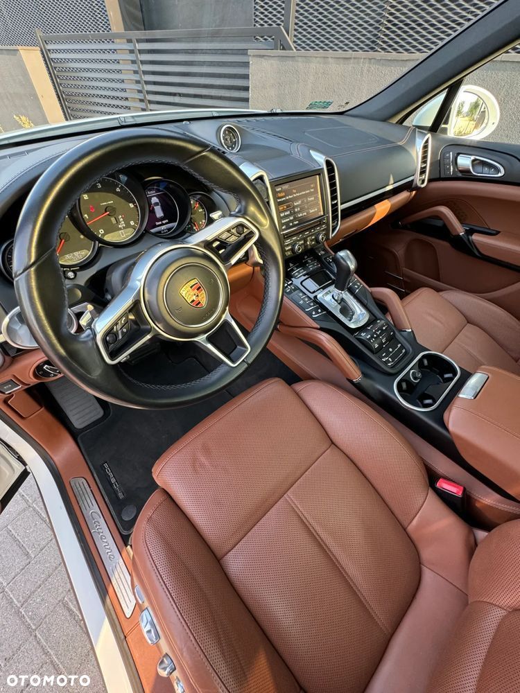Porsche Cayenne Diesel Platinum Edition - 14