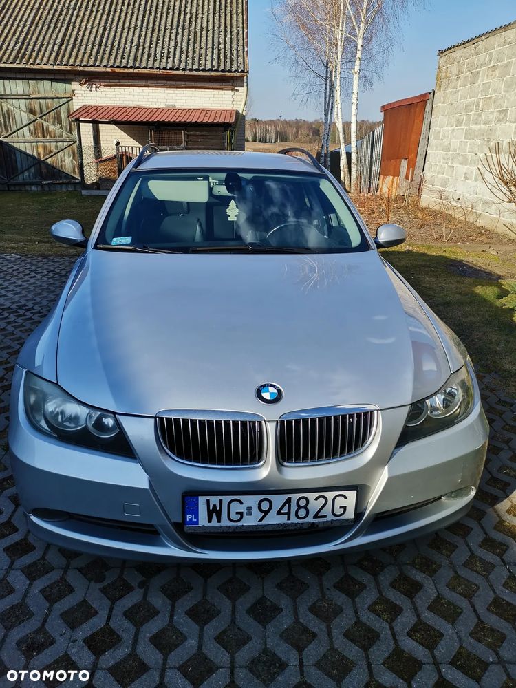 BMW Seria 3 325i - 1
