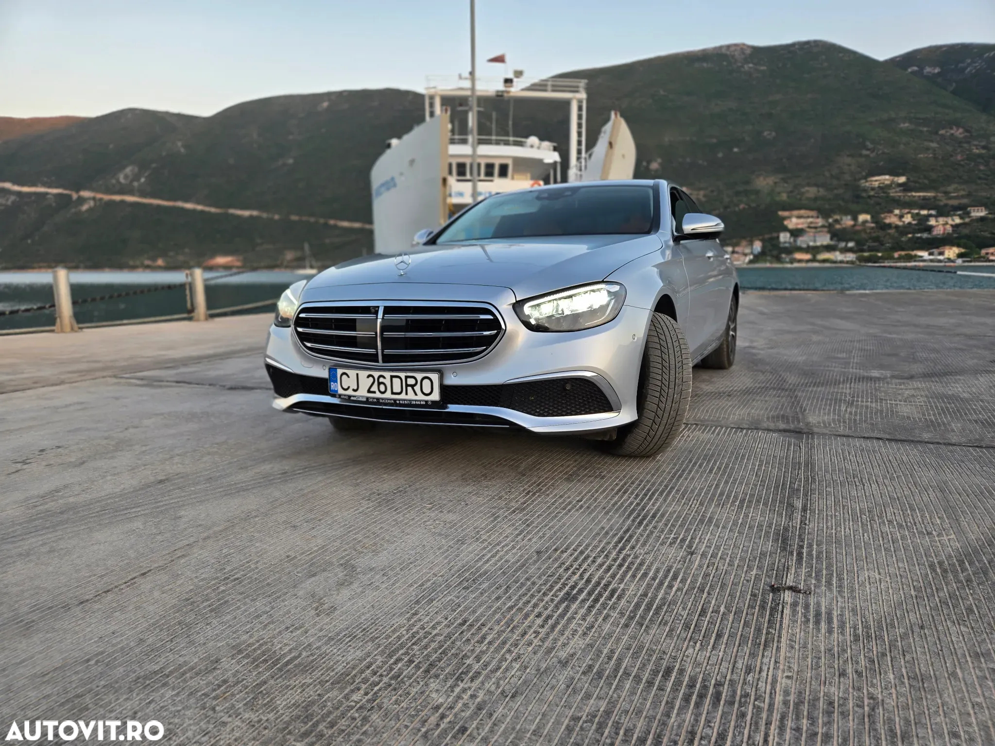 Mercedes-Benz E 220 d 4Matic T 9G-TRONIC - 11