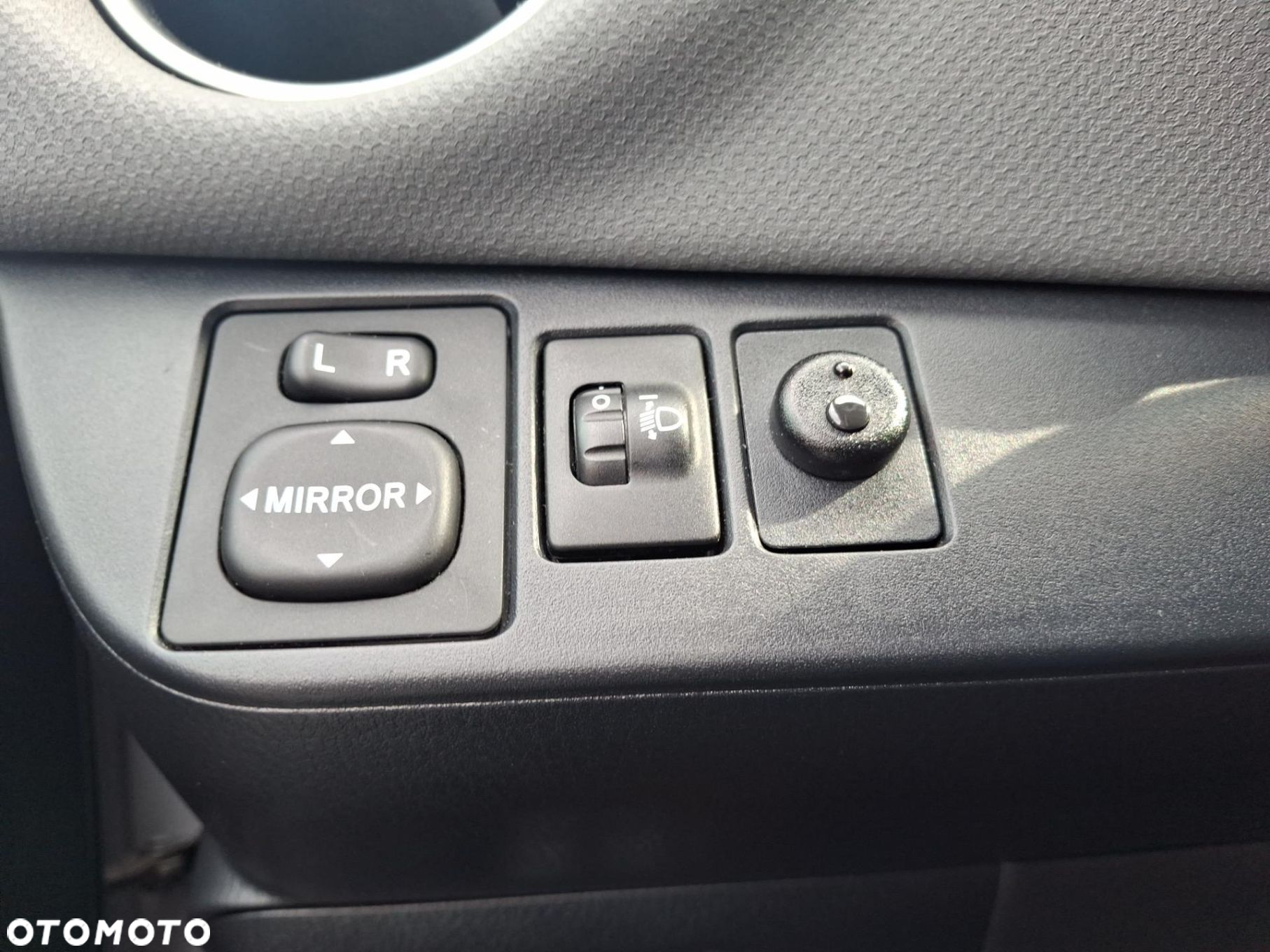 Toyota Yaris Hybrid 100 Life - 21