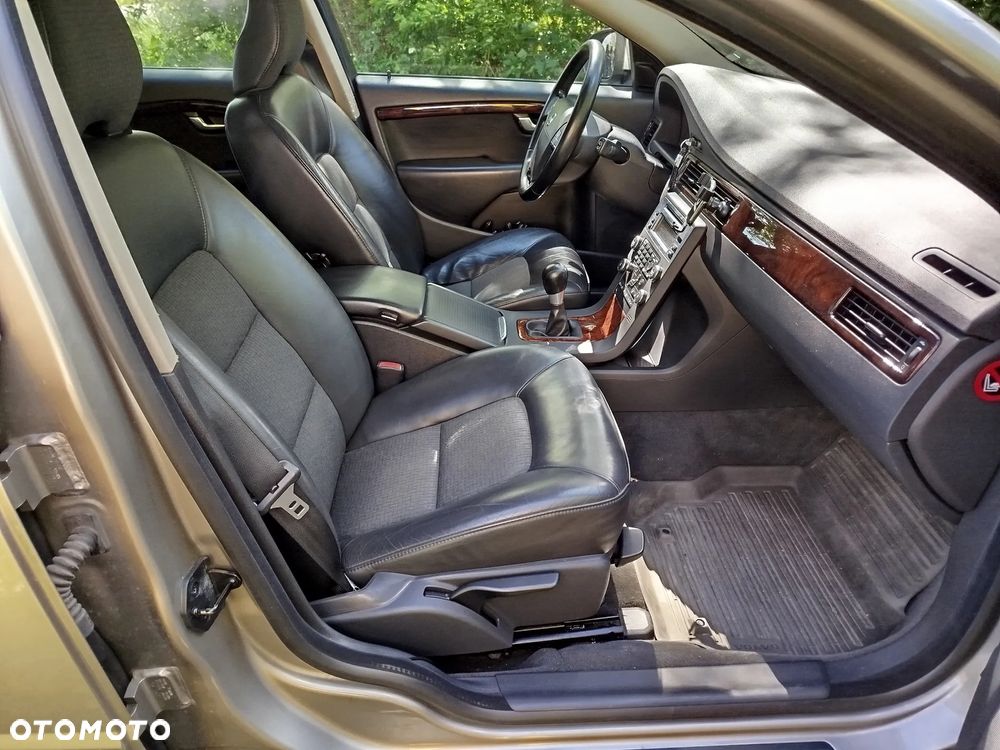 Volvo V70 2.0D Momentum - 13