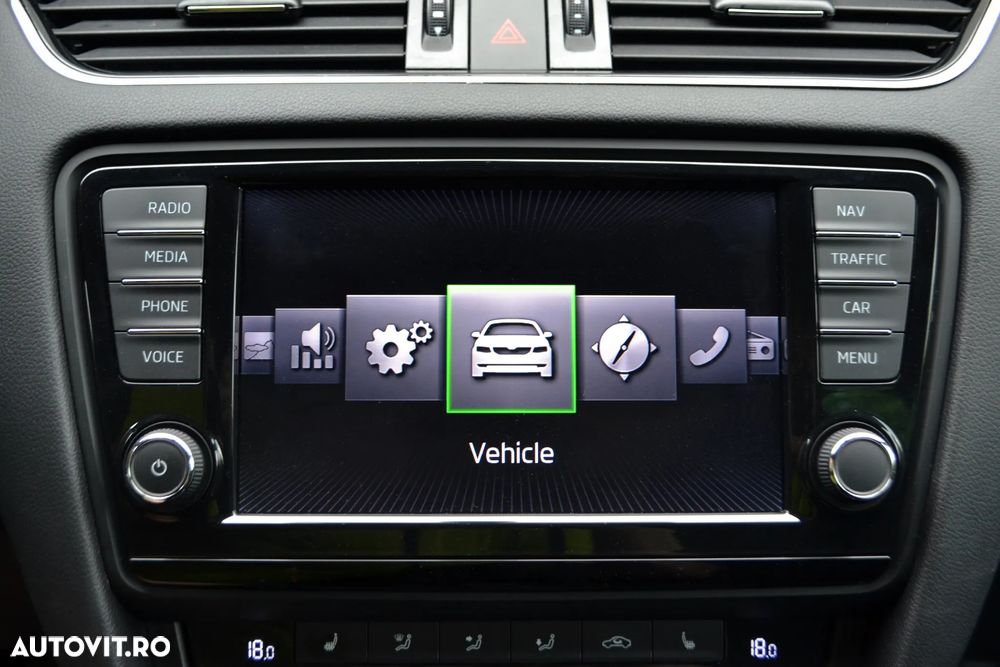 Skoda Octavia Combi 2.0 TDI (Green tec) RS - 12