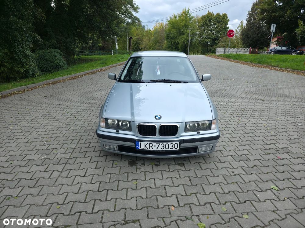 BMW Seria 3 320i - 2