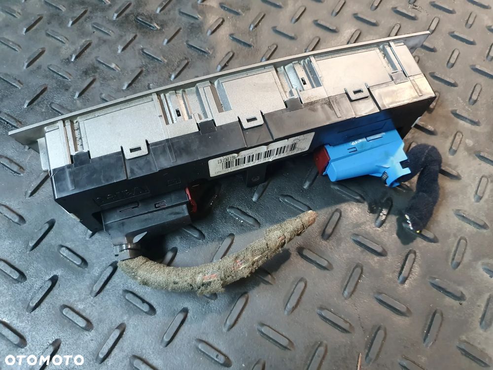 PANEL STEROWANIA NAWIEWU KLIMATYZACJI 13138196 OPEL VECTRA C 02- - 4