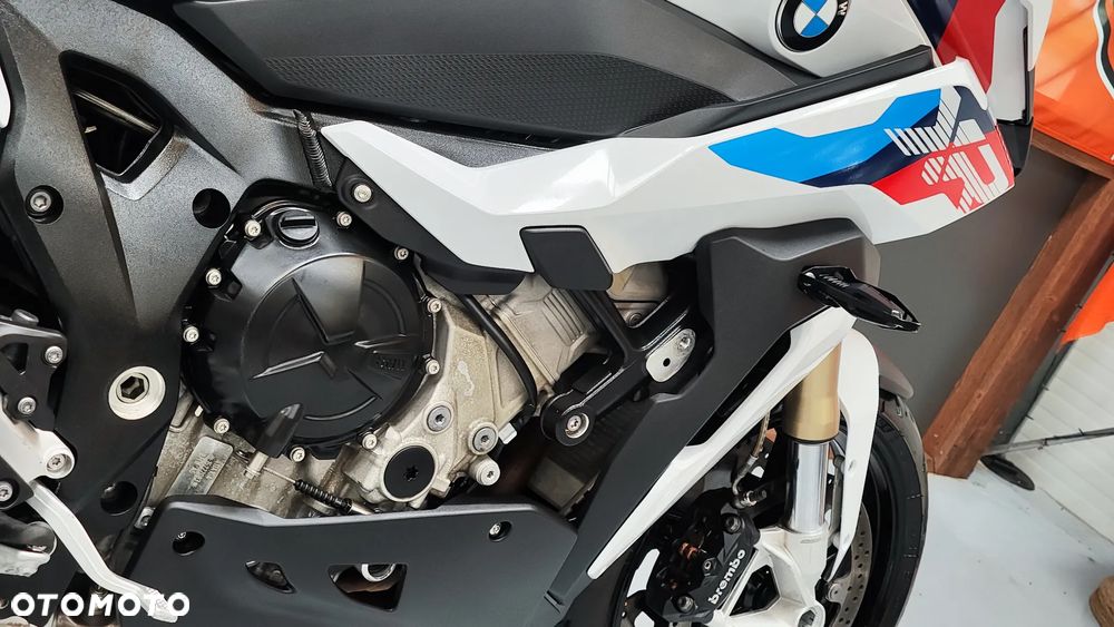 BMW XR - 12