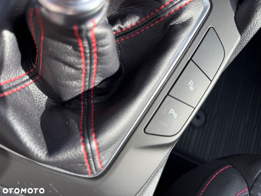 Ford Focus 1.0 EcoBoost ST-Line - 17