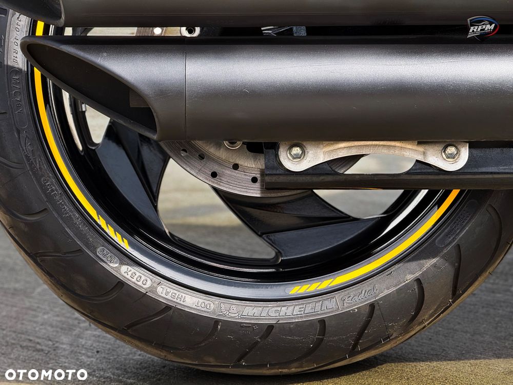 Suzuki Boulevard - 24