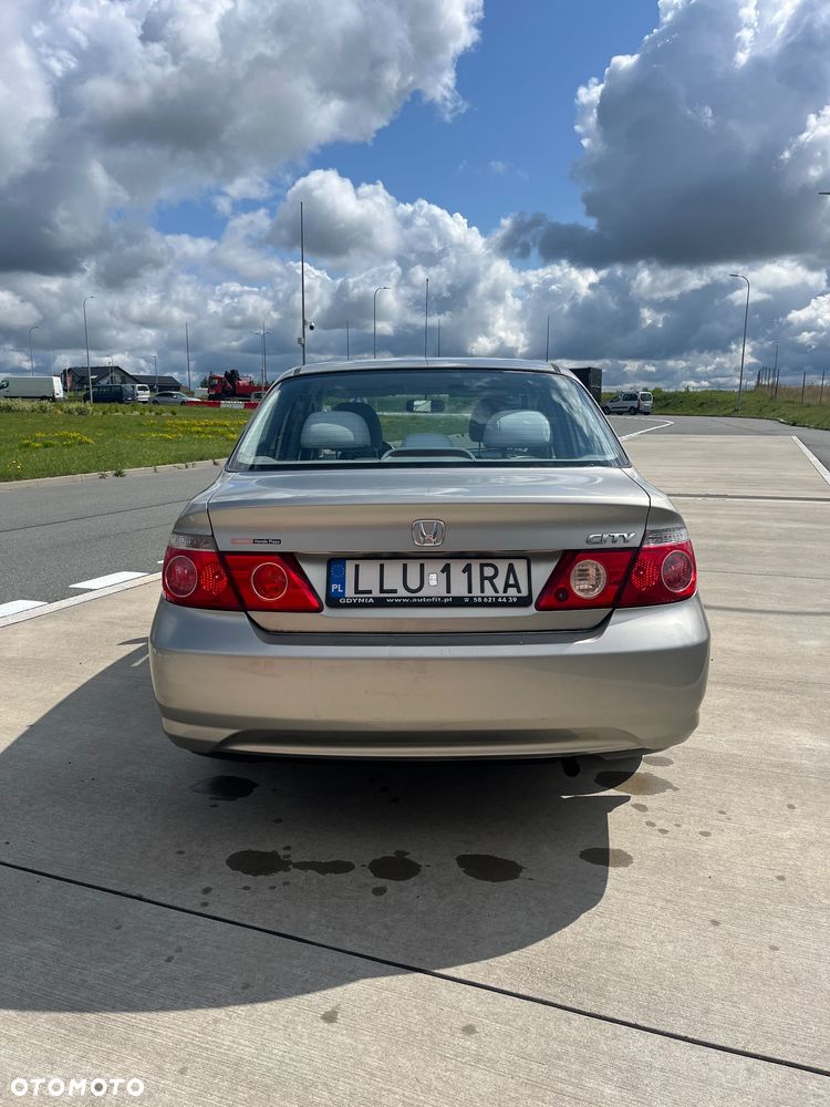 Honda City 1.4 Comfort - 15