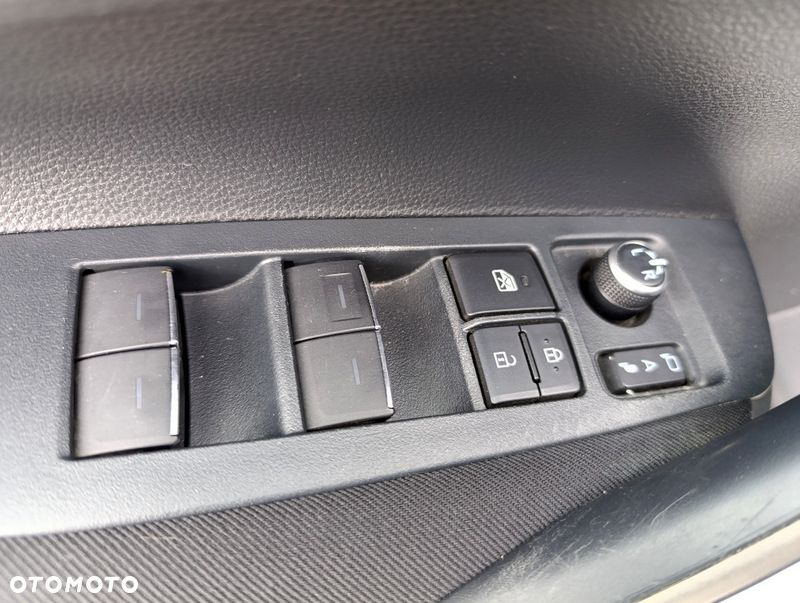 Toyota Corolla 1.8 Hybrid Comfort - 22