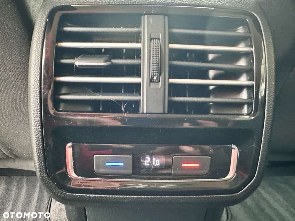 Volkswagen Passat - 25