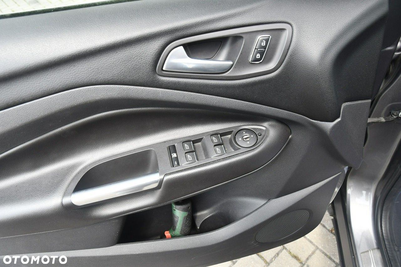 Ford Kuga - 13