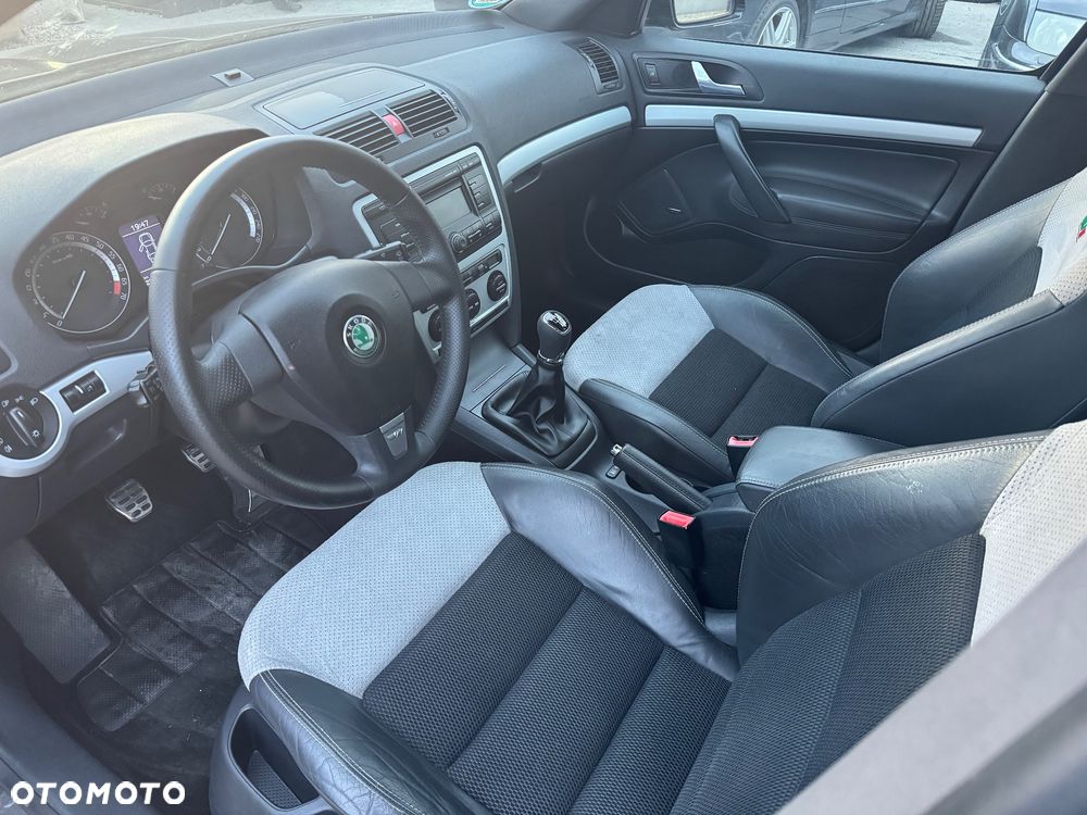 Skoda Octavia Combi RS - 14
