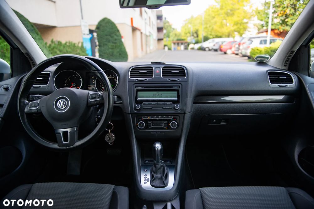 Volkswagen Golf 1.6 TDI BlueMotion Technology DSG Comfortline - 23