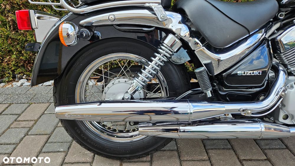 Suzuki Intruder - 19