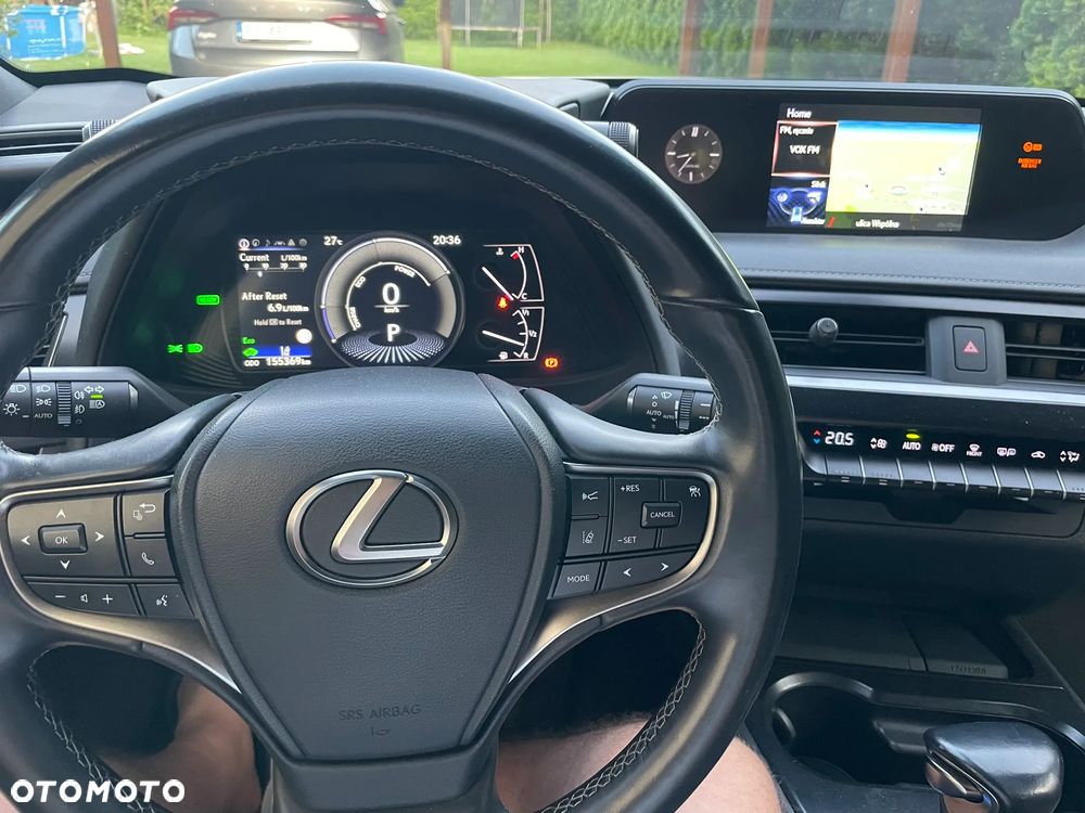 Lexus UX 250h F Sport 2WD - 8