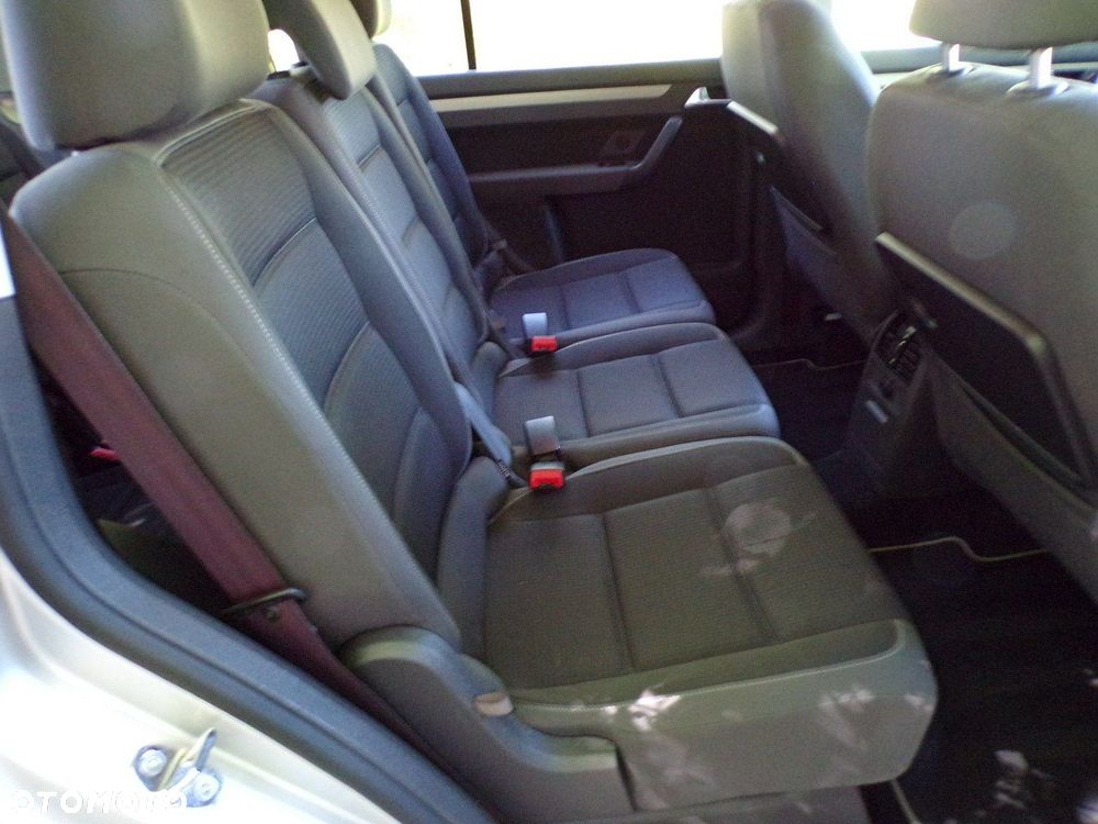 Volkswagen Touran - 30