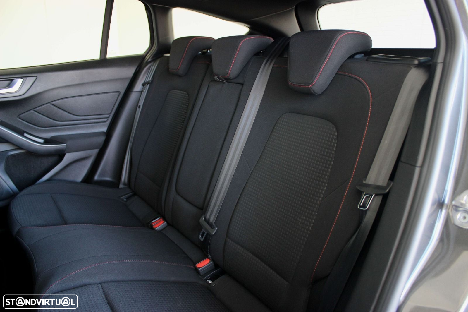 Ford Focus SW 1.5 TDCi EcoBlue ST-Line - 37