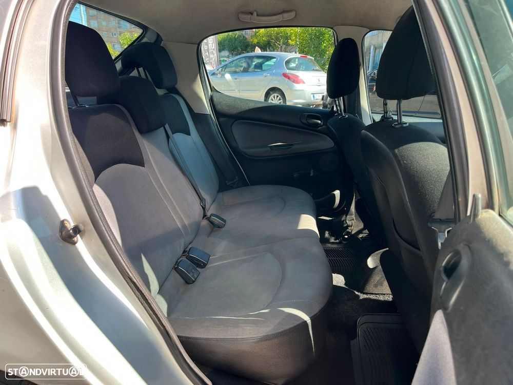 Peugeot 206 1.4 HDi XR Présence - 12