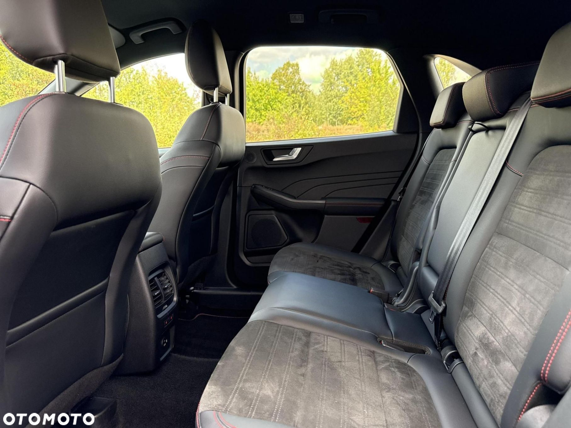 Ford Kuga 1.5 EcoBoost ST-LINE X - 13