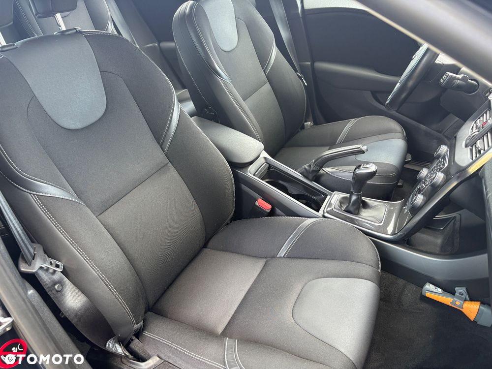 Volvo V40 D2 Momentum - 32