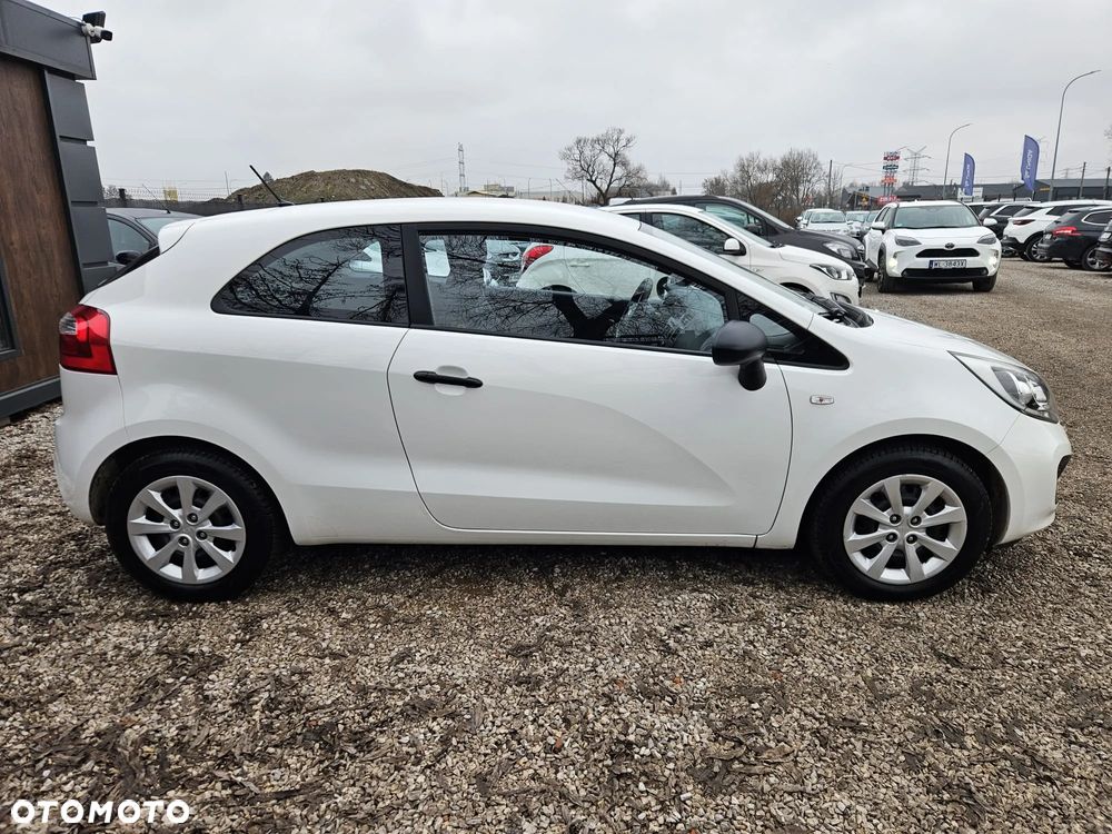Kia Rio 1.2 Business Line - 13