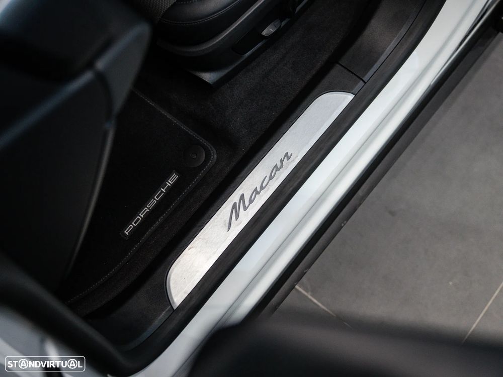 Porsche Macan Electric - 17