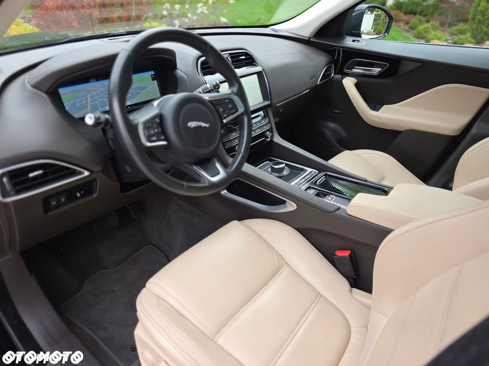Jaguar F-Pace 2.0 i4D AWD Prestige - 35