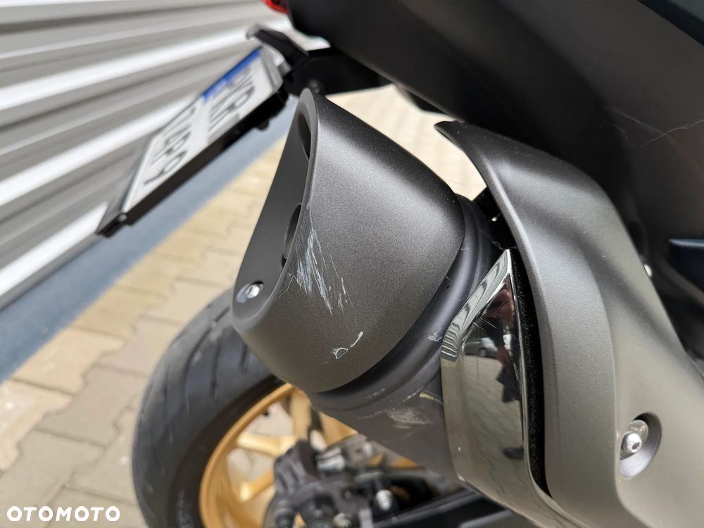 Yamaha Tmax - 17