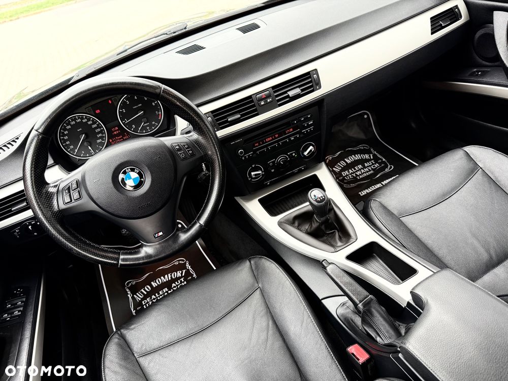 BMW Seria 3 320i Edition Sport - 26