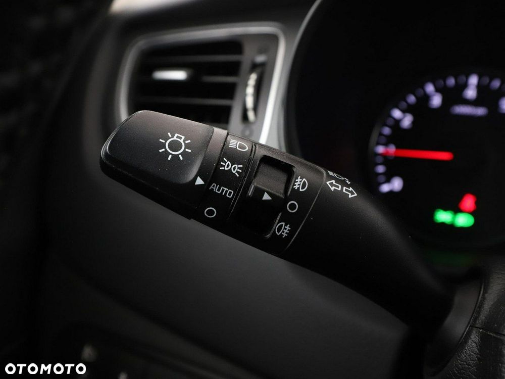 Kia Carens 1.6 GDI Dream-Team Edition - 34