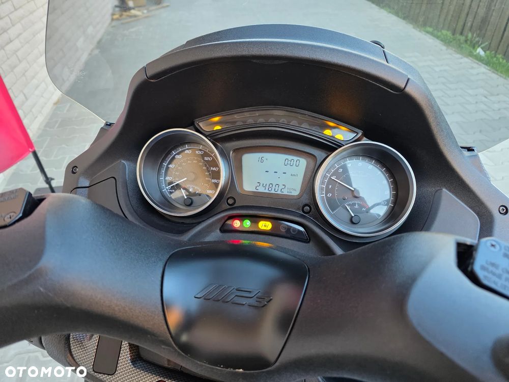 Piaggio MP-3 - 14