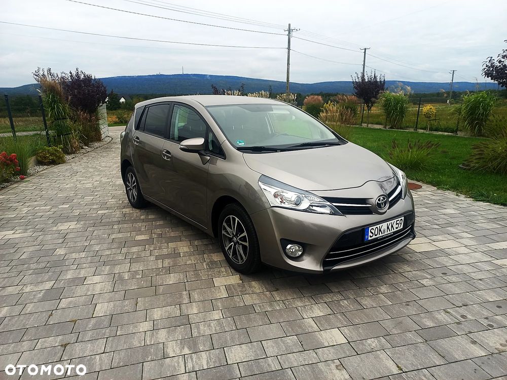 Toyota Verso 1.6 D-4D Prestige - 18