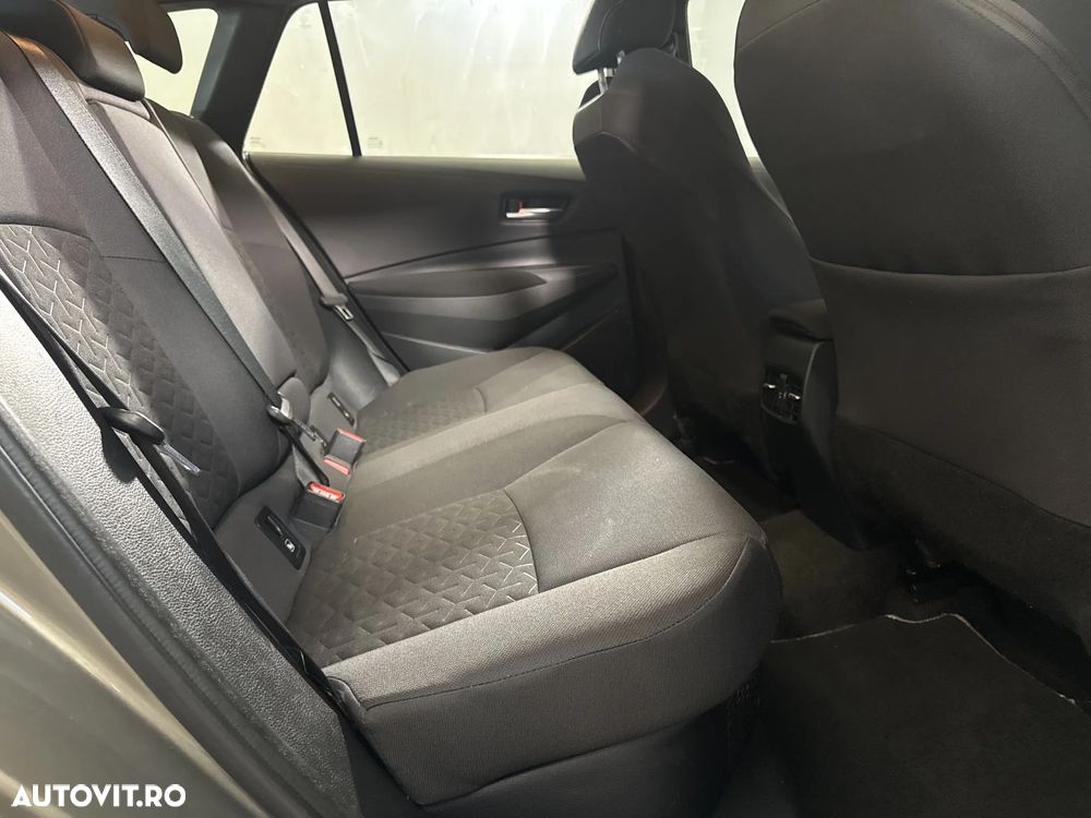 Toyota Corolla - 13