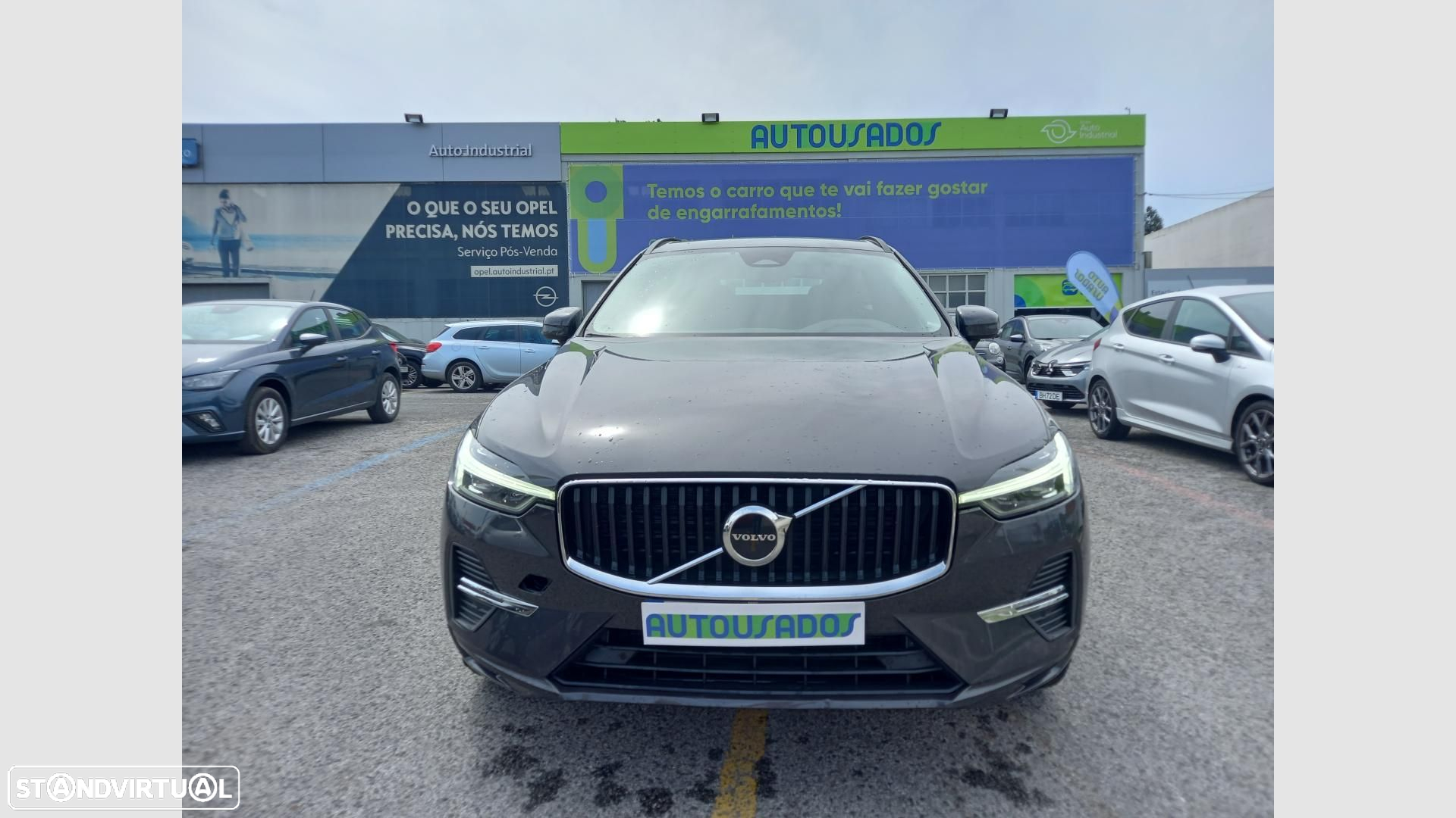 Volvo XC 60 2.0 B4 Momentum Plus - 2