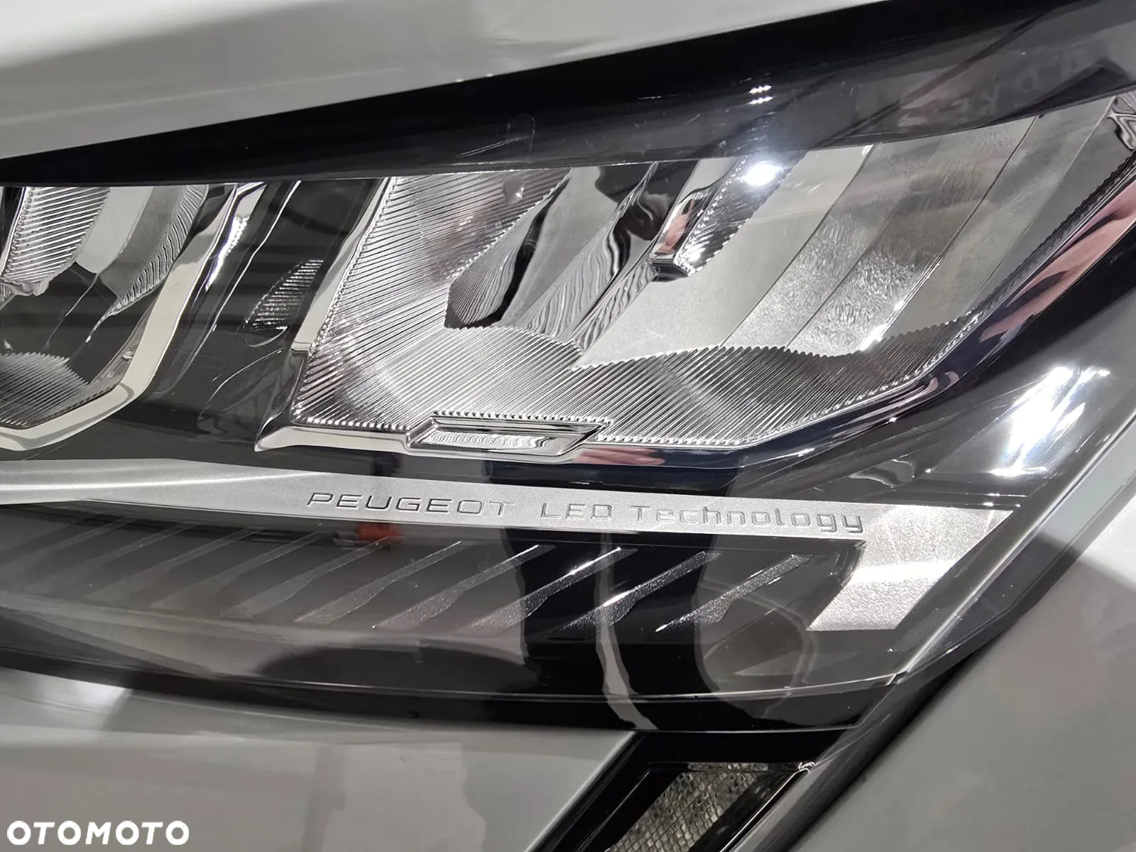 Peugeot 408 1.2 PureTech Allure S&S EAT8 - 16