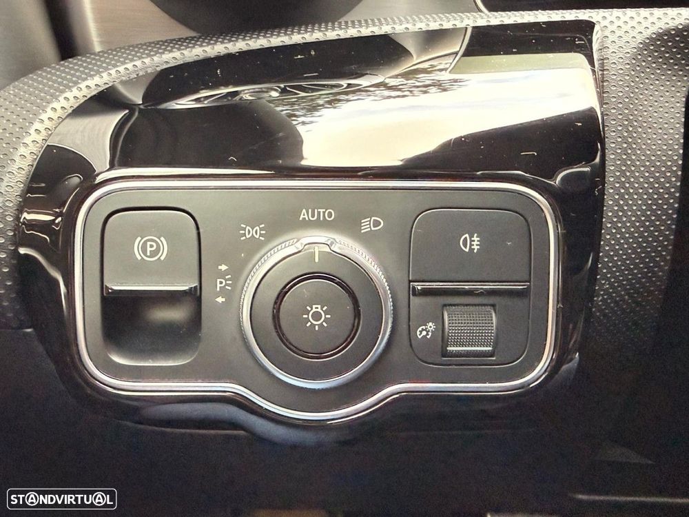 Mercedes-Benz A 180 Limousine d AMG Line Aut. - 33