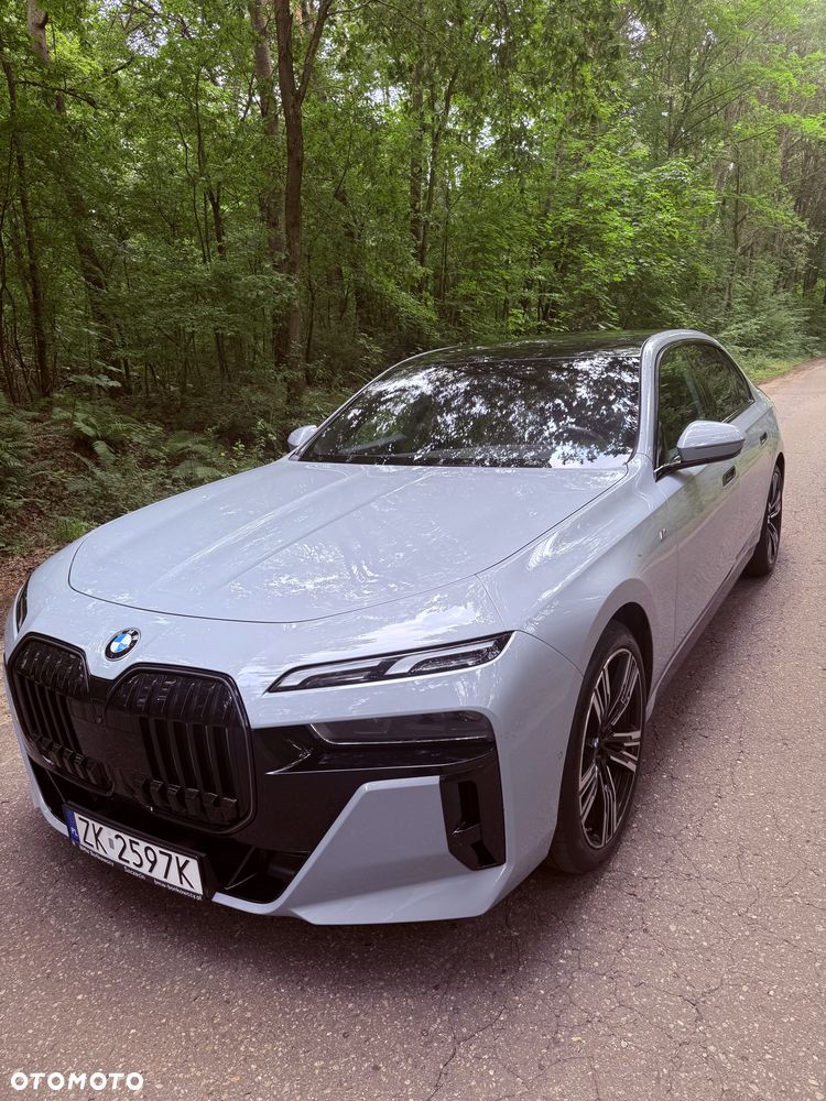BMW Seria 7 - 8