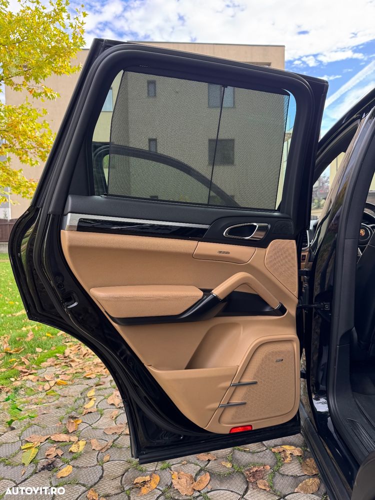 Porsche Cayenne Diesel Platinum Edition - 16